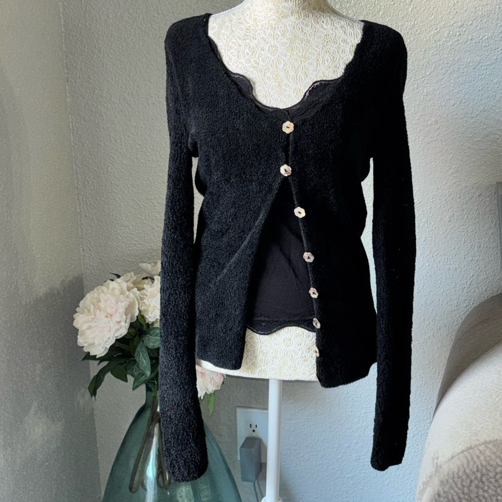 Black Long Sleeve V-Neck Flower Buttoned Front Women's Cardigan